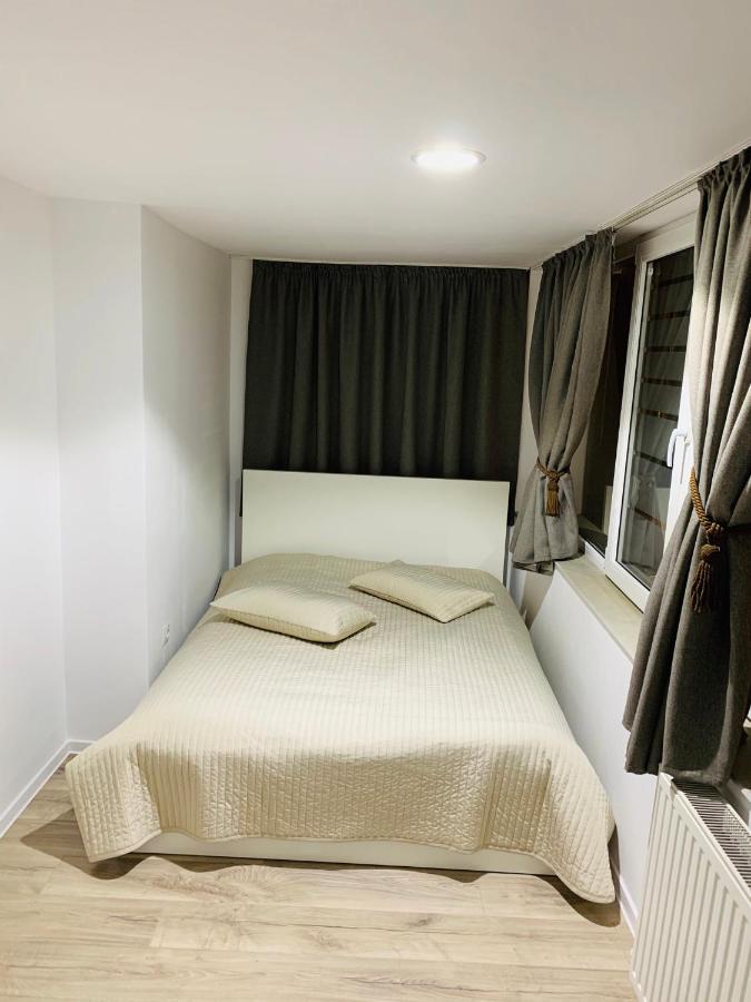 Apartment City Center Piteşti Esterno foto
