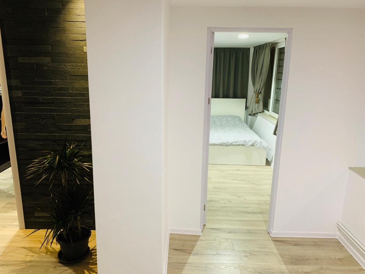 Apartment City Center Piteşti Esterno foto