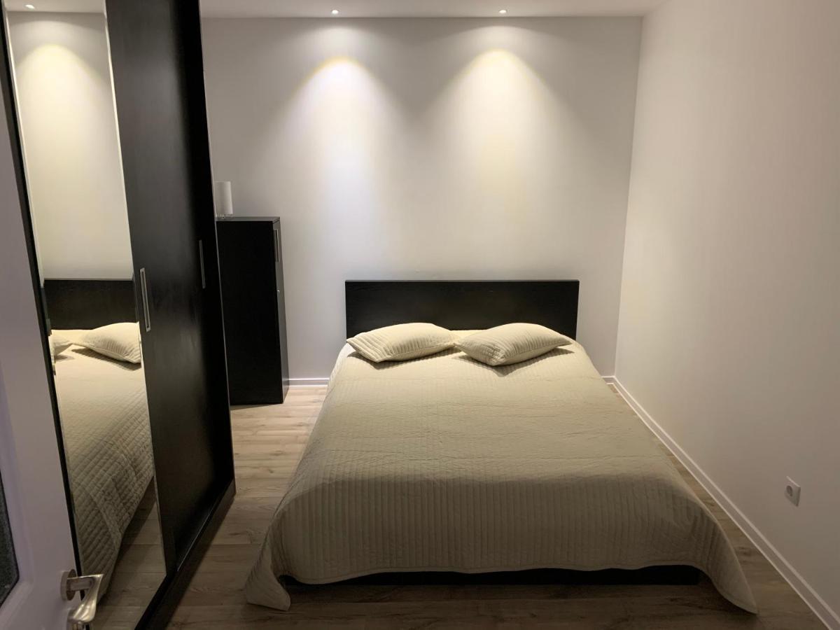 Apartment City Center Piteşti Esterno foto