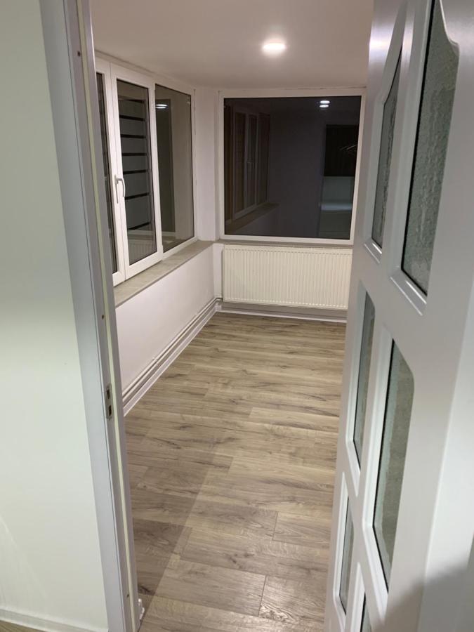 Apartment City Center Piteşti Esterno foto